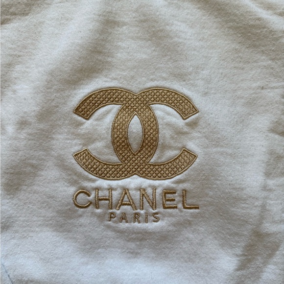 Chanel White Sweater - Picture 3 of 3